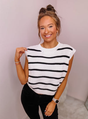 Black/White Sleeveless Knit Top